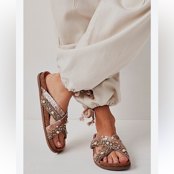 Free People Moon Child Embellished Slide Sandal Leather Rose Gold 37/ US size 7 - Picture 6 of 7